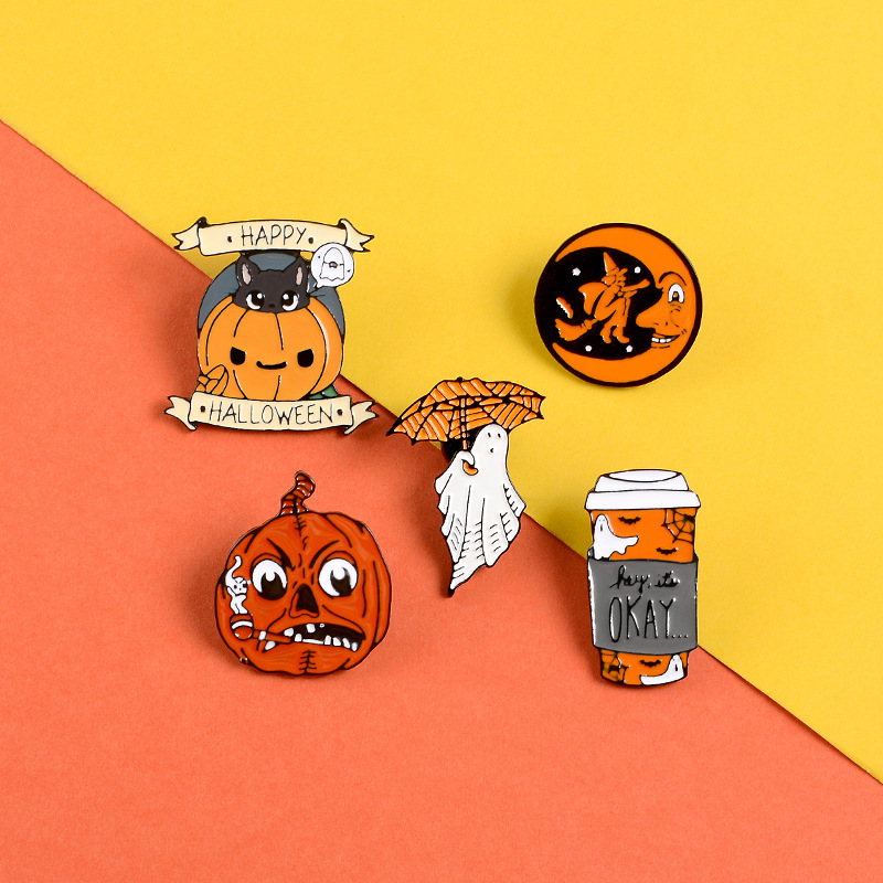 Happy Halloween Enamel Pin Tri – Women Bags Jeans recenzja i cena
