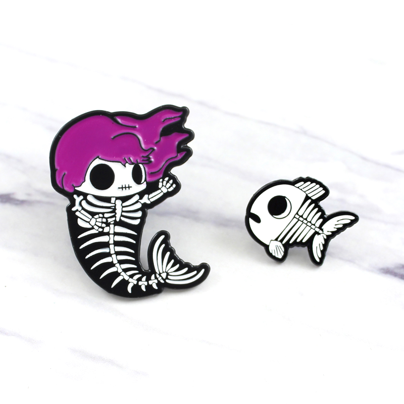 Happy Halloween Enamel Pin Tri – Women Bags Jeans recenzja i cena