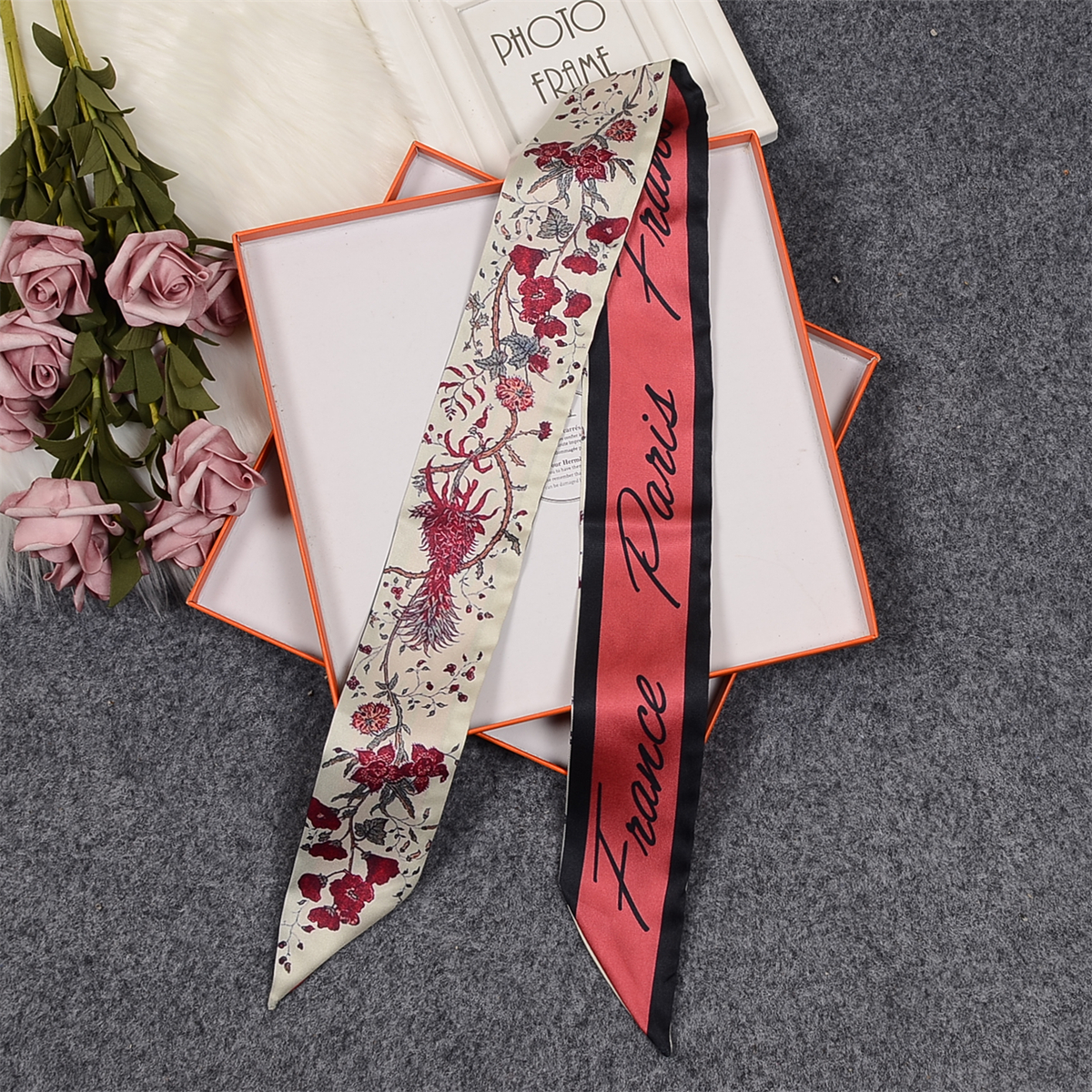 Flower Room Parrot Brand Scarf – Women Bags Brands recenzja i cena