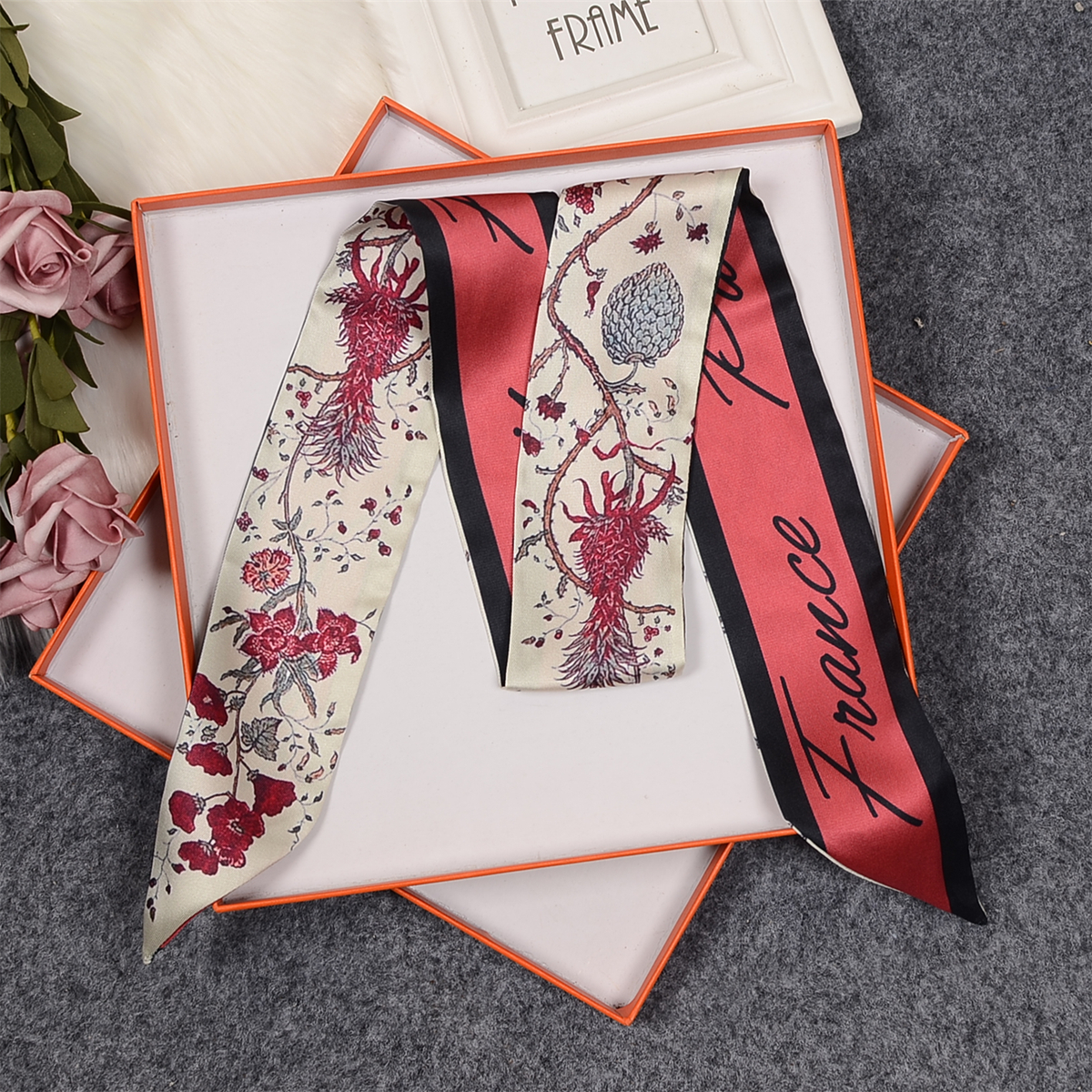 Flower Room Parrot Brand Scarf – Women Bags Brands recenzja i cena